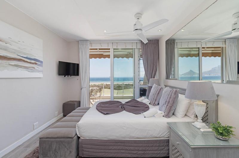 To Let 3 Bedroom Property for Rent in Dolphin Beach Western Cape